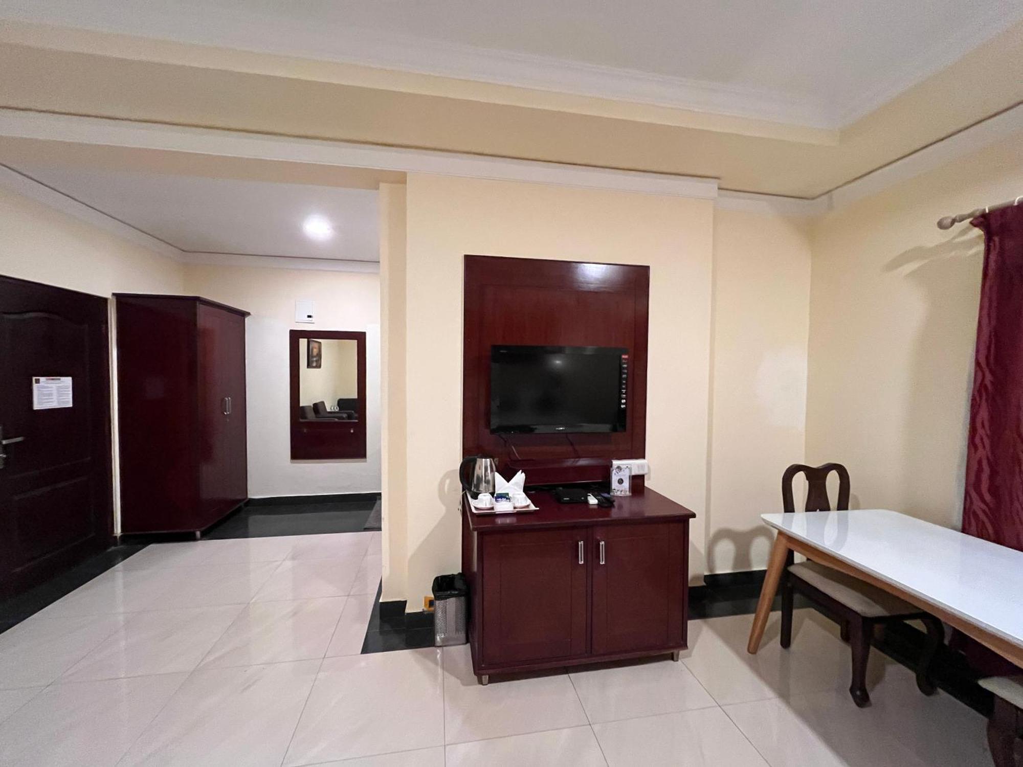 Ananya Comfortss Hospet Esterno foto