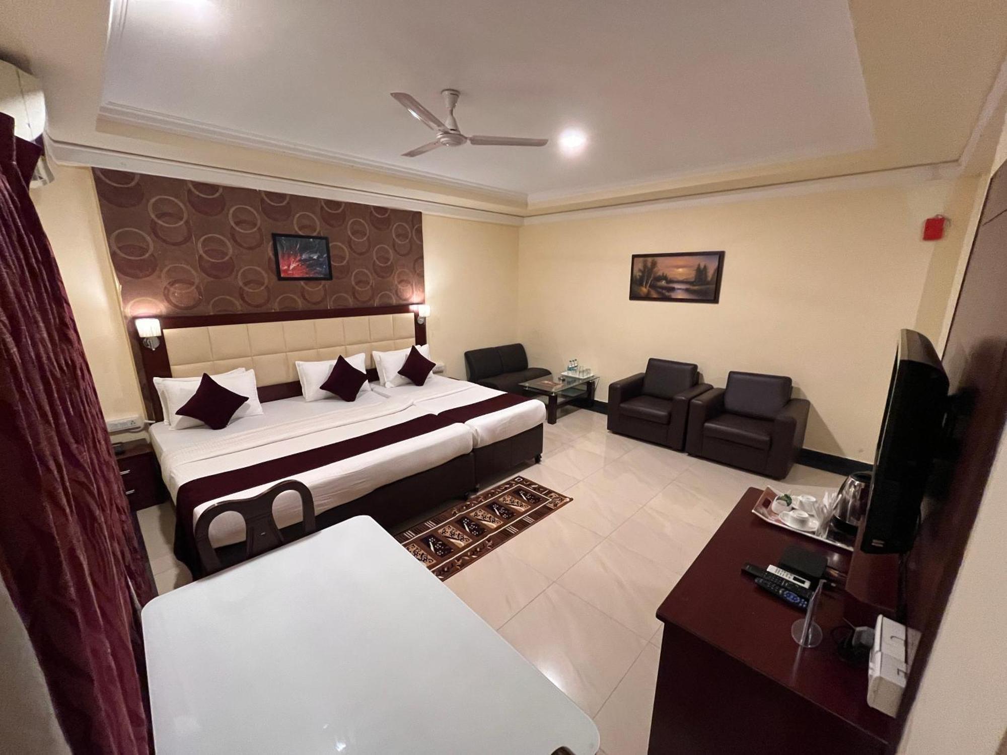 Ananya Comfortss Hospet Esterno foto