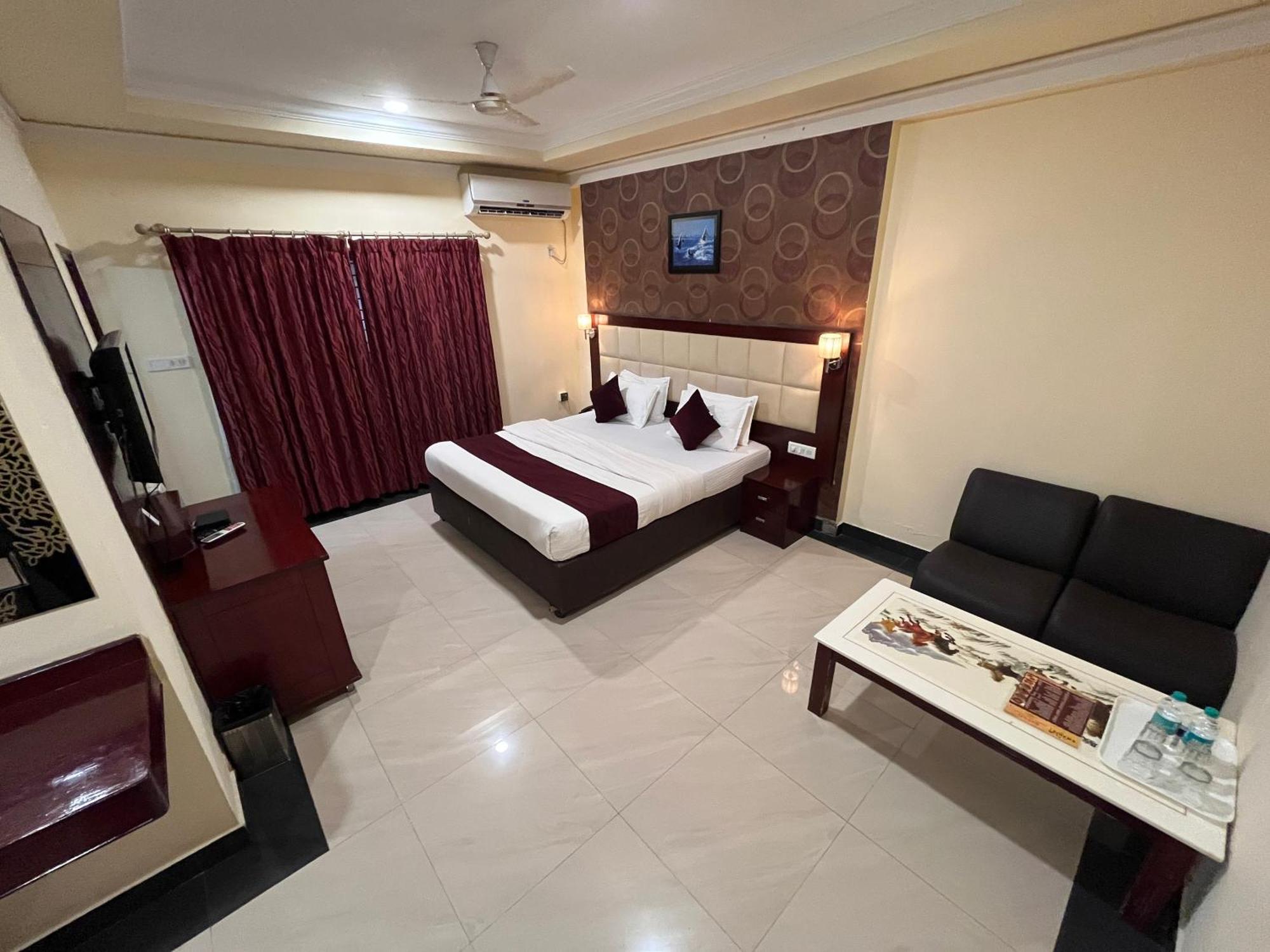 Ananya Comfortss Hospet Esterno foto