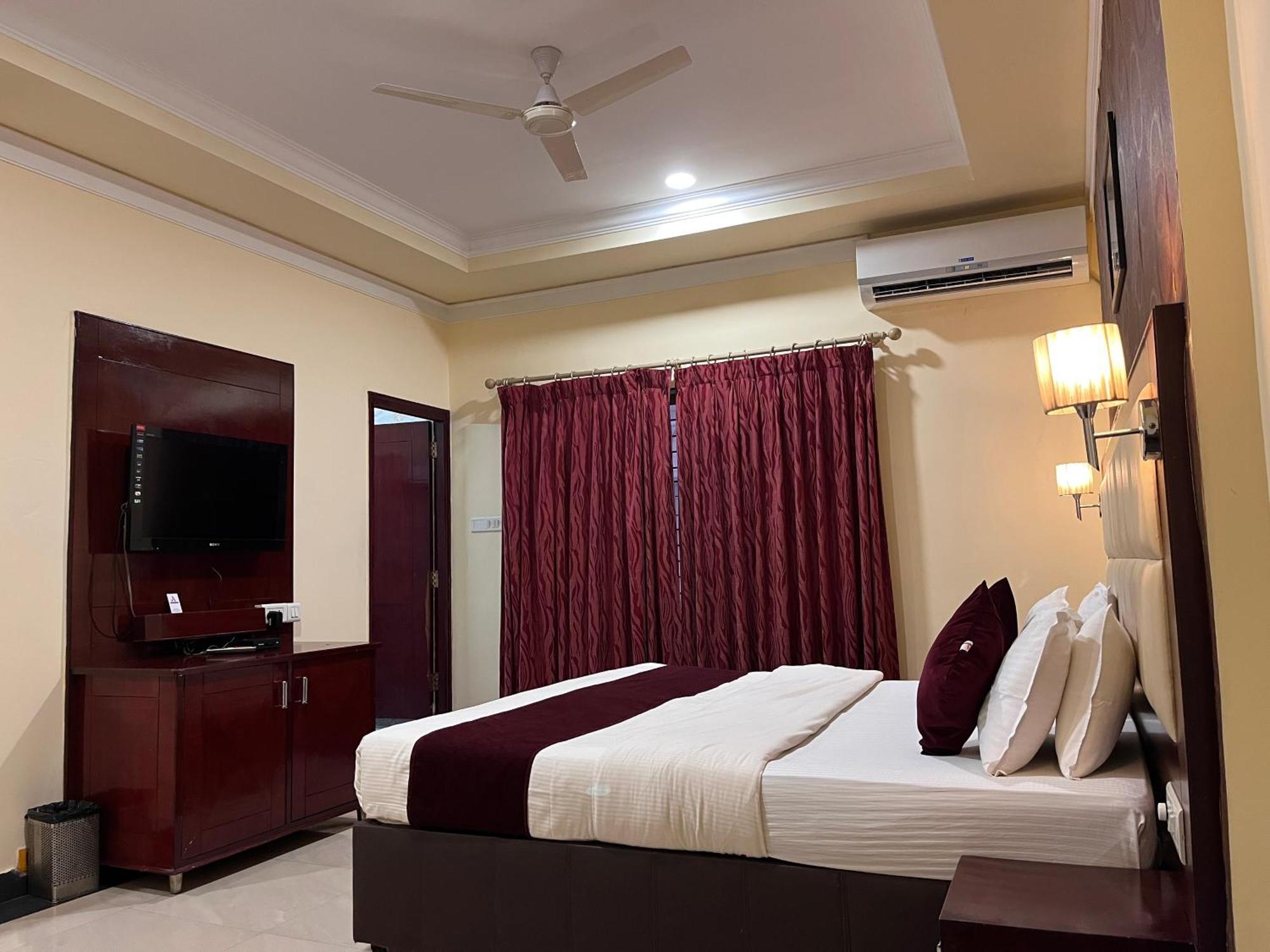 Ananya Comfortss Hospet Esterno foto