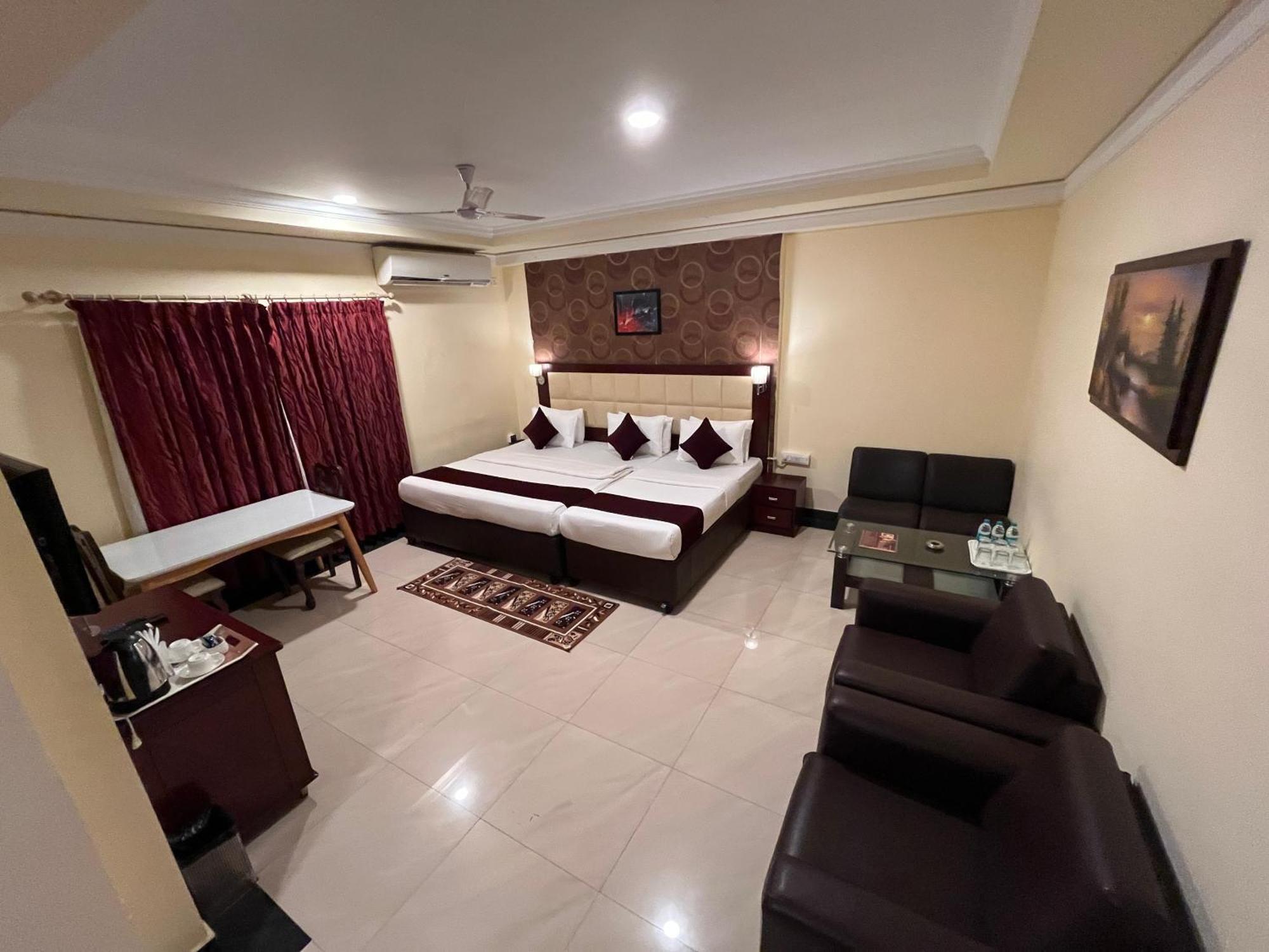Ananya Comfortss Hospet Esterno foto