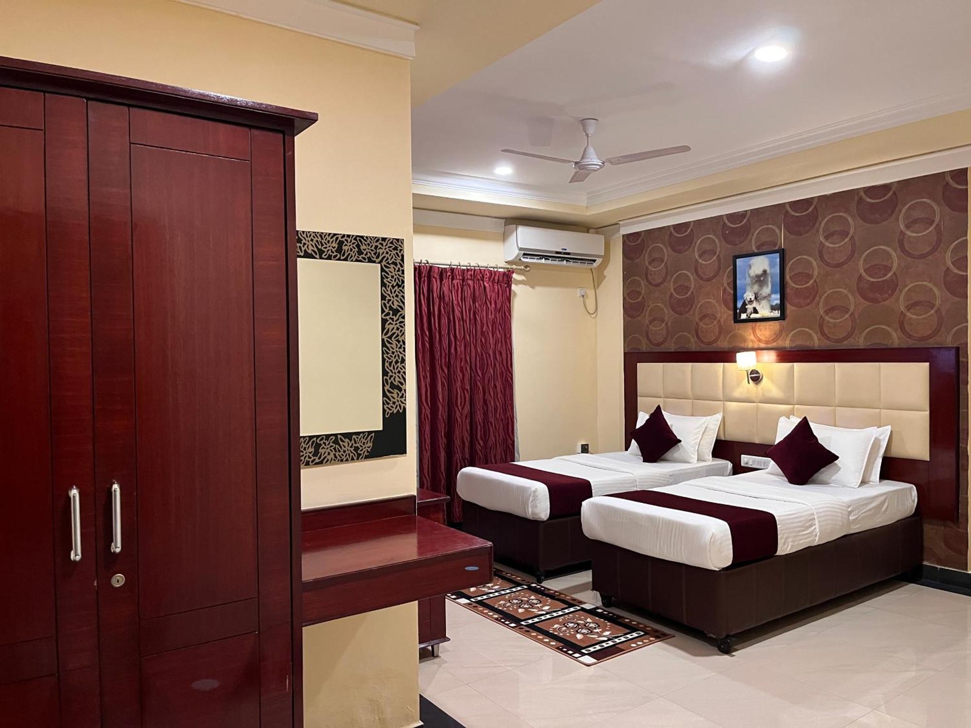 Ananya Comfortss Hospet Esterno foto